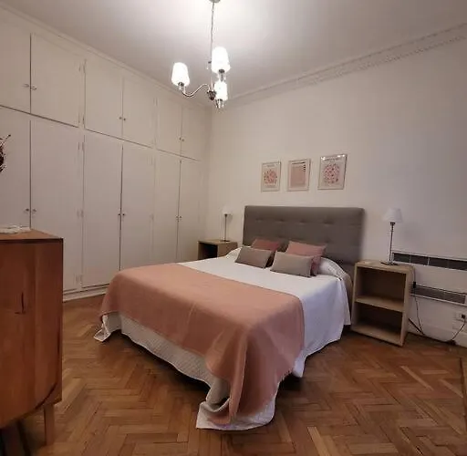 Appartement à 2 Chambres à Coucher