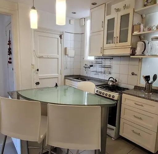 Appartement à 2 Chambres à Coucher